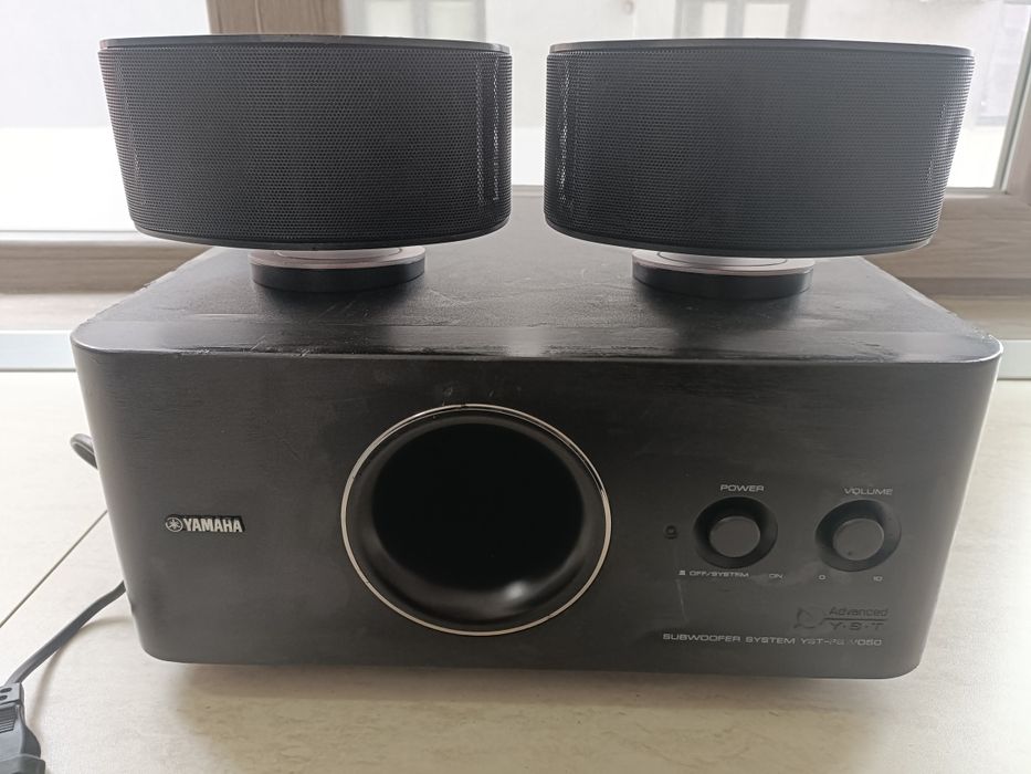 Yamaha YST FSW 050 subwoofer activ + 2 sateliți Onkyo SLM 301