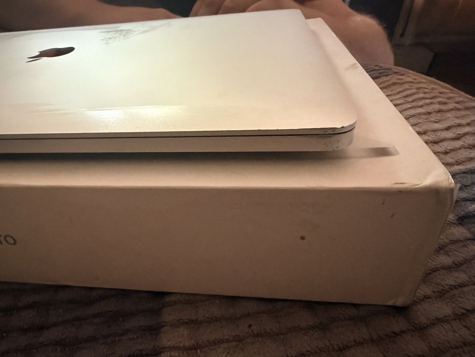 Macbook 16 pro i9, 16gb озу, ssd 1000gb
