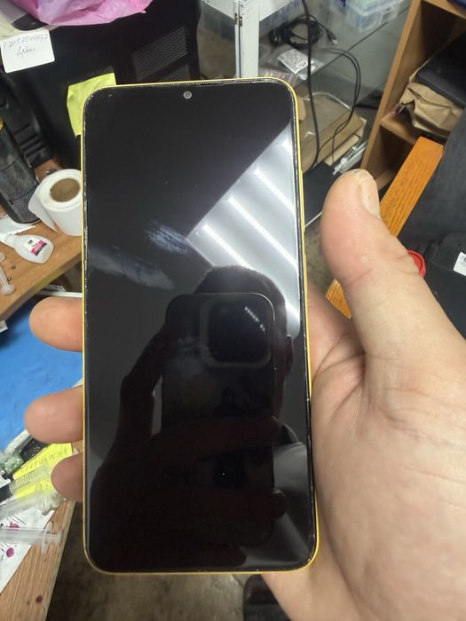 Продам телефон POCO M5