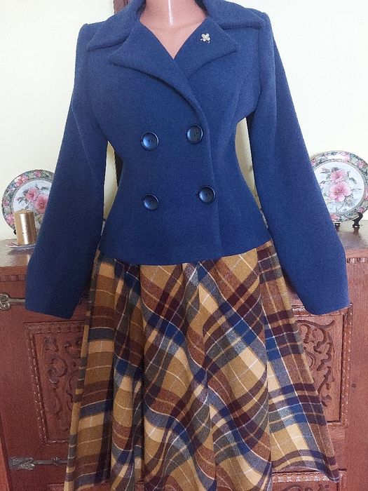 Costum superb din materiale naturale confectionat in atelier