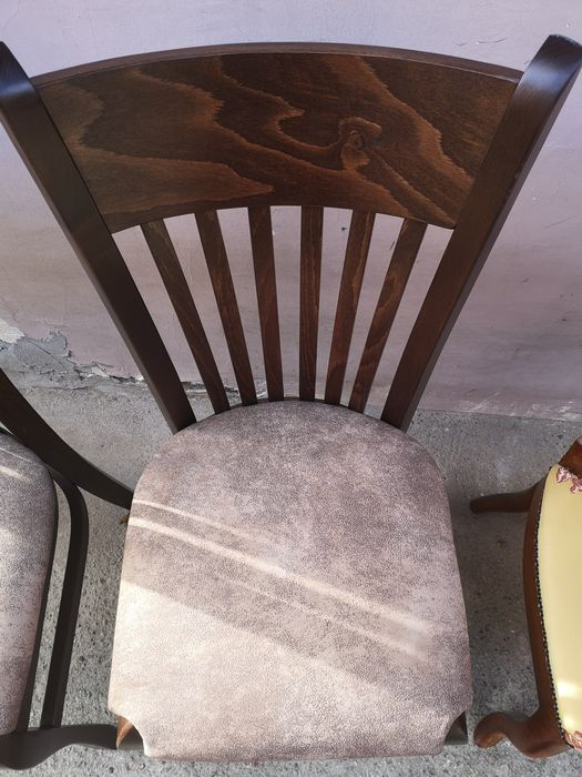 2 дървени кухненски стола