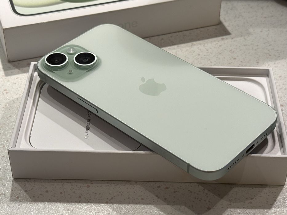 iPhone 15 256GB Green – Като НОВ, 100% Батерия!