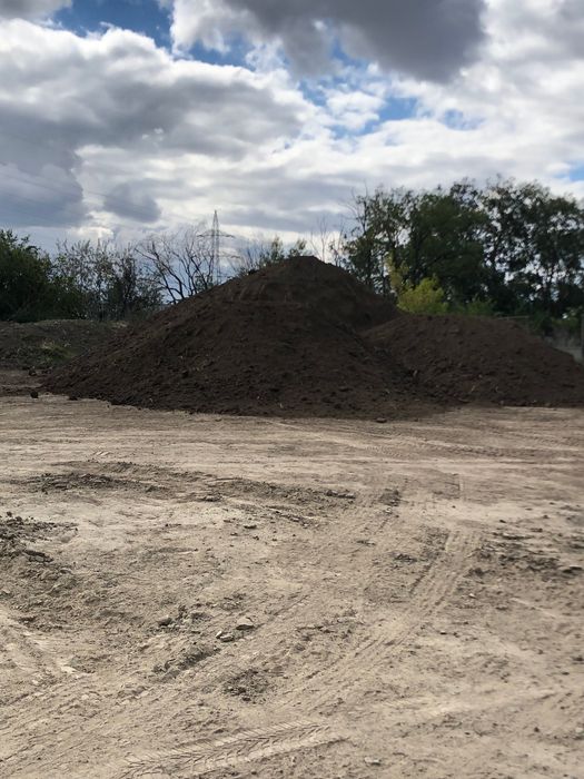 ***Transport pământ negru-galben***