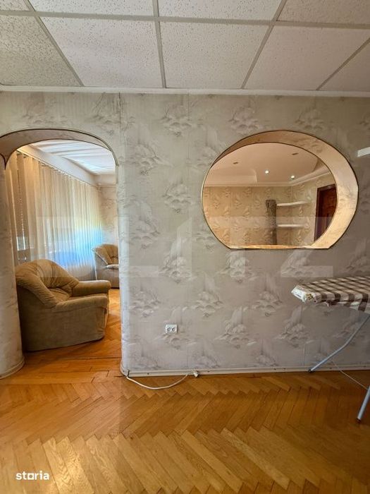 Apartament 4 camere, semidecomandat, 75 mp, zona Centru
