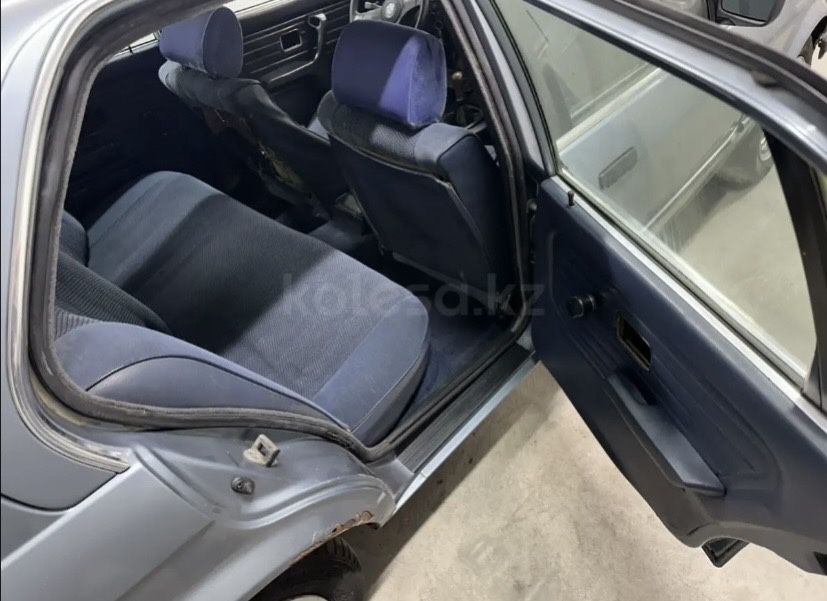 Продам BMW 318 год 1987