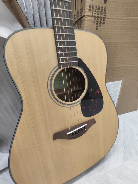 Акустическая гитара Yamaha FG800M