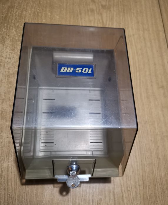 Сейф,  касетка с ключ за лекарства и др