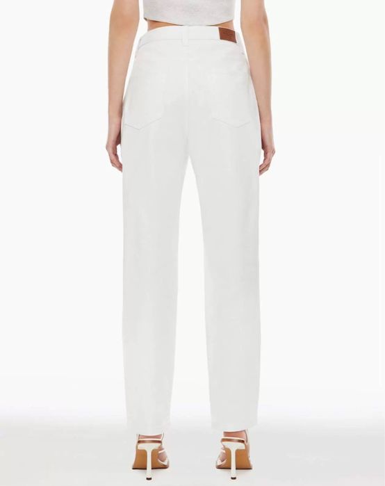 Белые джинсы