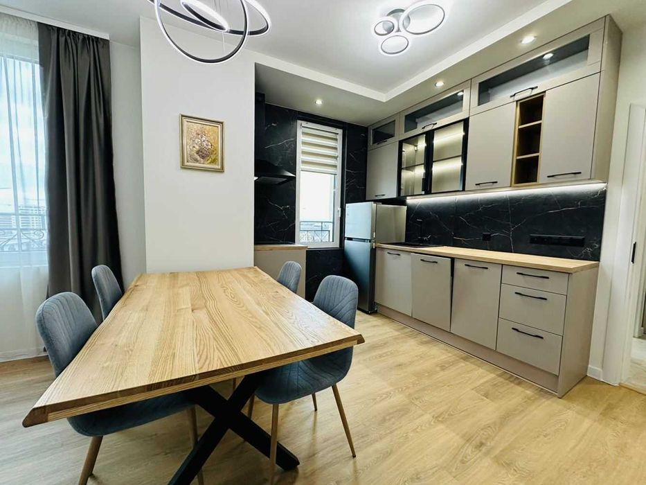 Дава се под наем Тристаен апартамент в София, Кръстова вада - 115 кв.м за 1195.95 € - Снимка #1