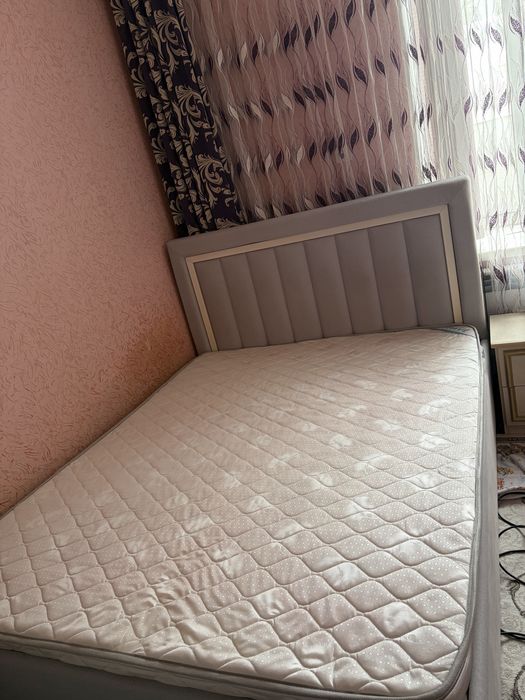 Срочно кровать почти новая