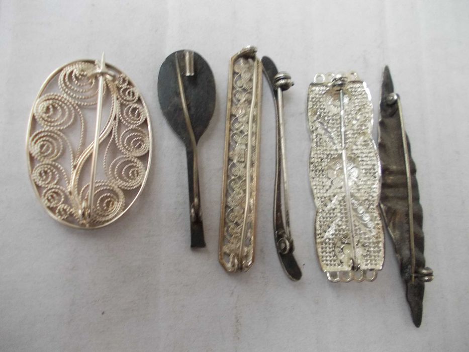 6 brose vechi din argint