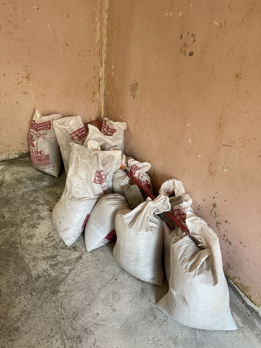 Продам песок и цемент