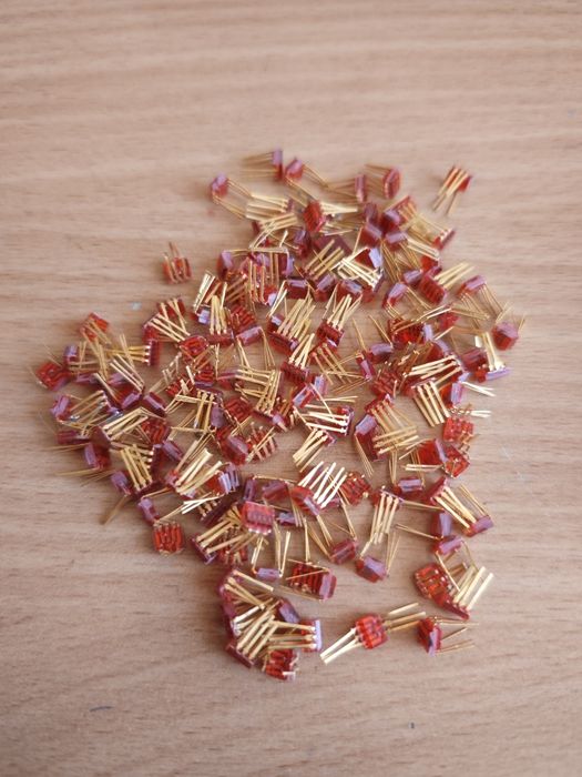 Принимаем радиодетали платы микросхемы