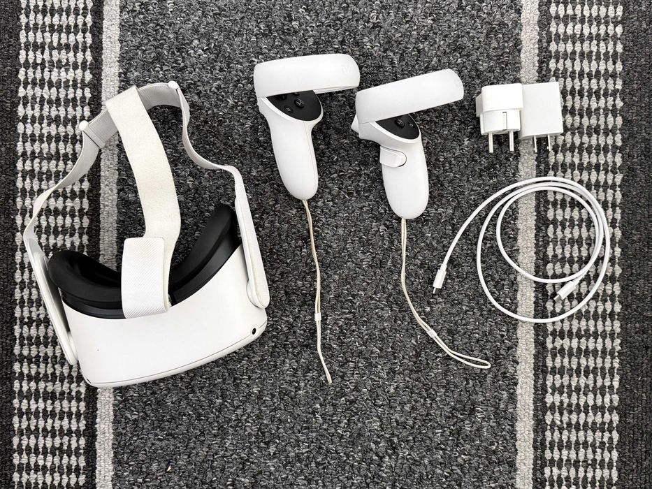 Oculus Quest 2 128 GB set complet, cutie originală
