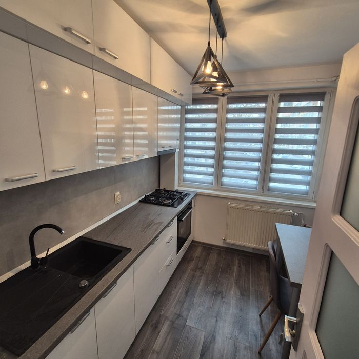 Vand apartament 3 camere renovat recent Bd ul Republicii