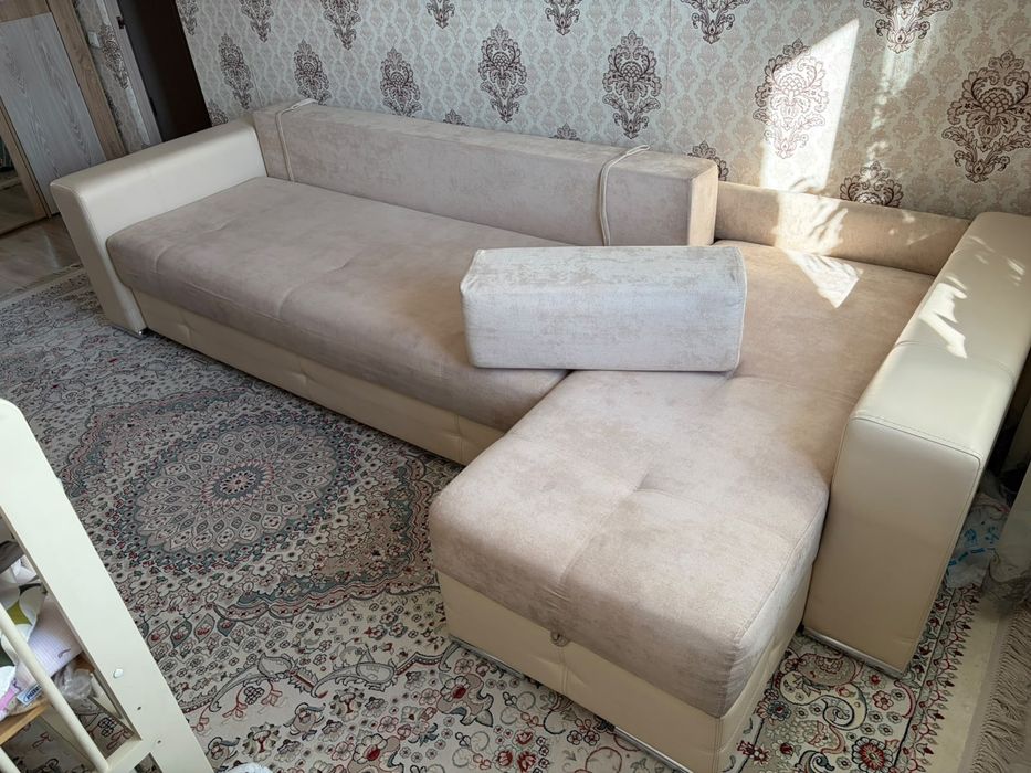 Продам угловой Диван в отличном состоянии