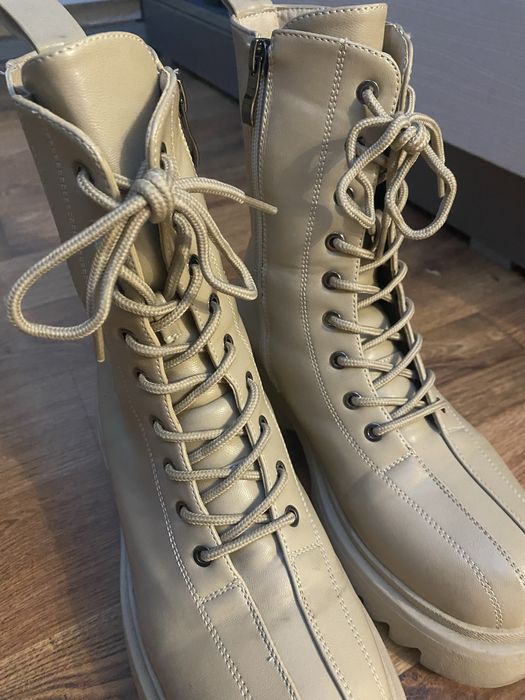 Женские зимние ботинки