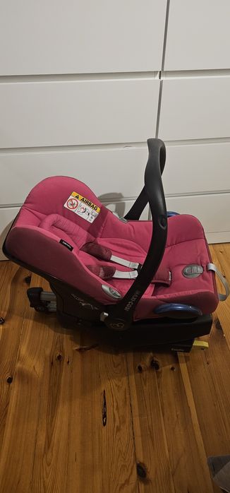 Кошче Maxi Cosi CabrioFix и база EasyFix