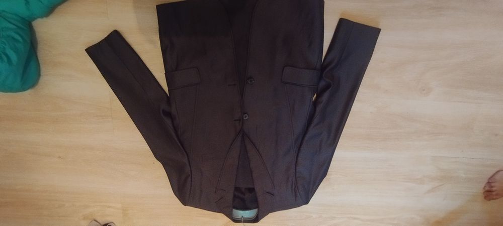 Пиджаки и брюки .