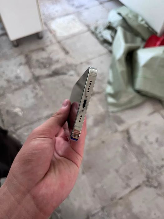 Продам айфон 13 про.