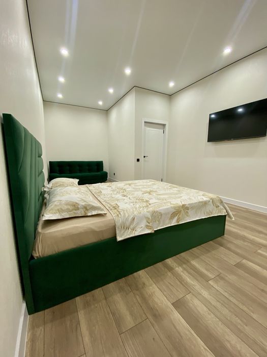 Люкс квартира 1 комн. Батыс-2, ЖК Альтаир посуточно , почасово