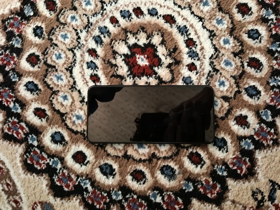 SAMSUNG A4 32гб памяти