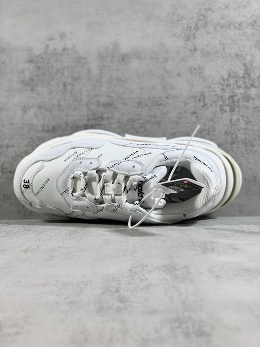 Adidasi Balenciaga Triple S Calitate Premium