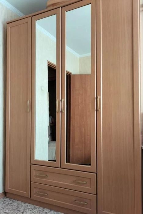 Продам шкаф 4-створчатый СРОЧНО