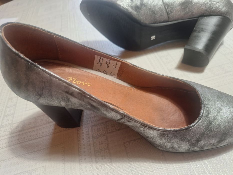 Pantofi eleganti cu toc