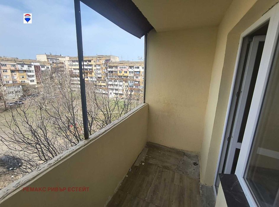 Четиристаен апартамент за продажба кв. Чародейка Юг