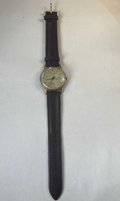 De vanzare un ceas mecanic de mana, Raketa