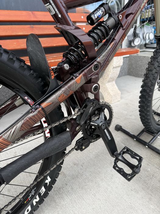 Планински велосипед Мекица DH Mongoose  за скачане. 26/M.