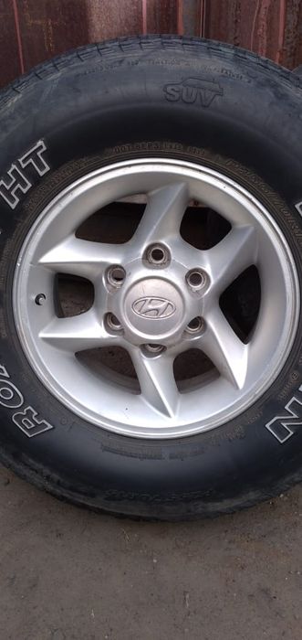 Продам резина с дисками от внедорожника