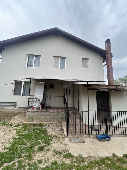 Casă P+E ultra finisată,4 dormitoare, complet mobilată, teren 950 mp