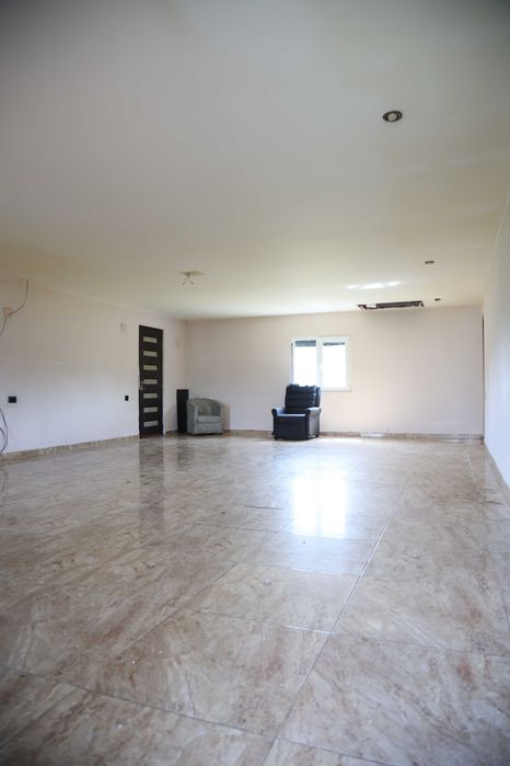 835mp la munte, casă la gri — poveste neterminată, 89.000€ neg.