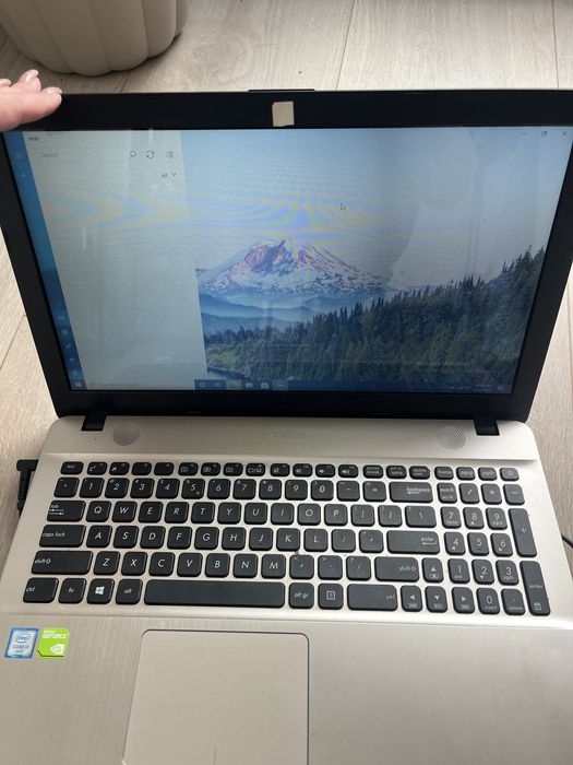 Laptop asus x541UJ