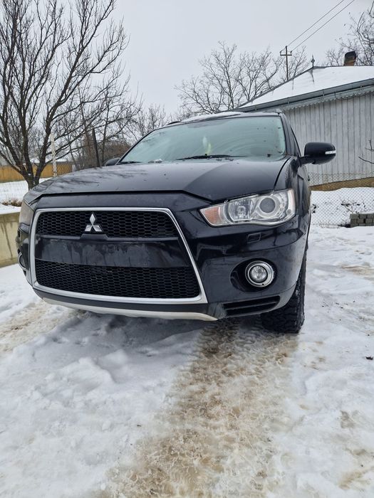 Fata completa Mitsubishi outlander, faruri bix enon ,bara cu senzori