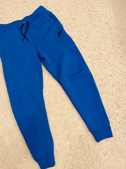 Pantaloni Nike Tech Fleece