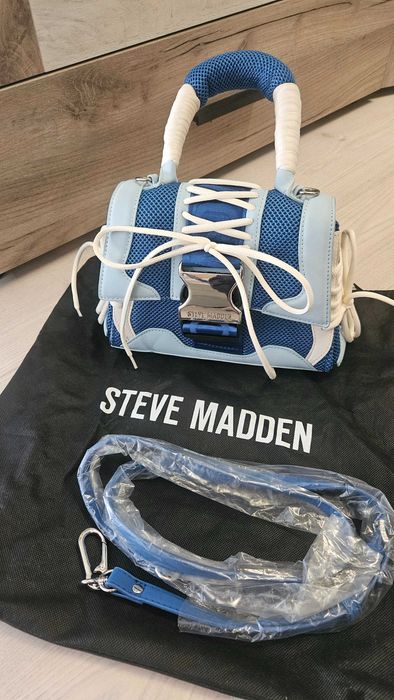 Дамска чанта Steve Madden Bdiego с мрежести зони и декоративни връзки