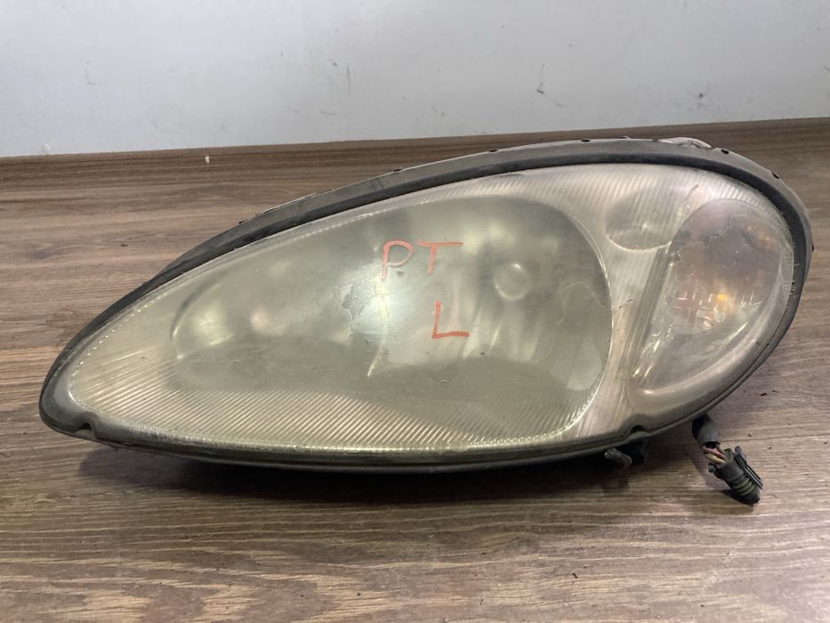 Ляв фар за Chrysler PT cruiser / Крайслер ПТ Крузер 2002г