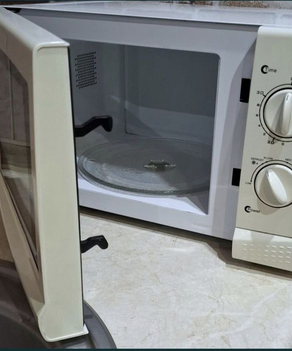 Продам микровалновую печ