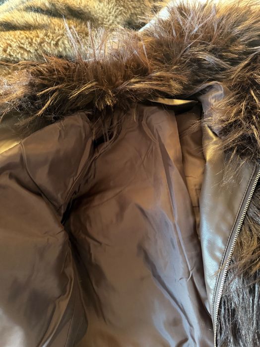 Дамско кафяво късо яке/палто от еко пух