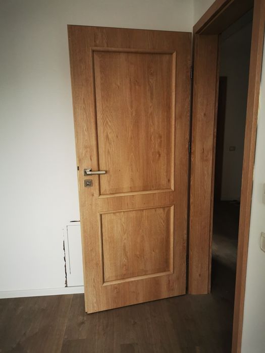 Vând 3 foi de ușă pal plin PortaDoors Nova 3.1, negociabil pentru vanzare rapida