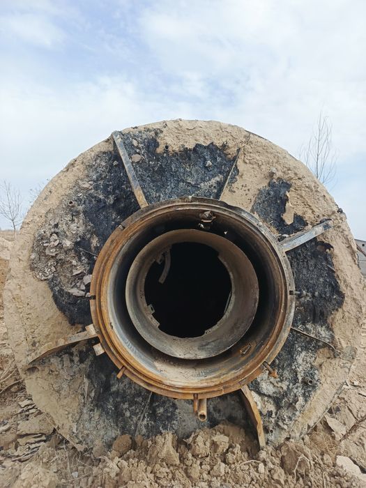 Katta hajmli, ikki qavatli sanoat bochkasi (rezervuar) sotiladi.