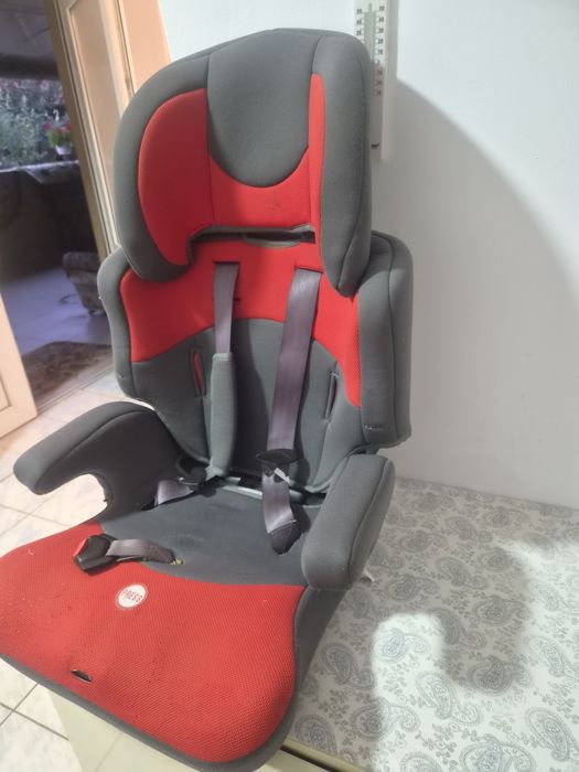 Scaun auto pt copii cu inaltator