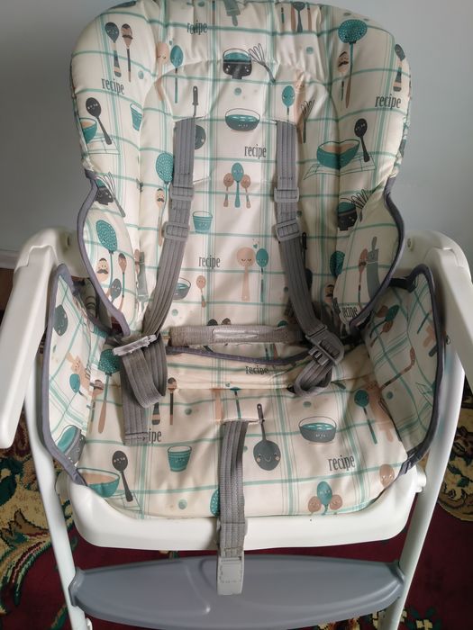 Продам стульчик для кормления ребенка Joie