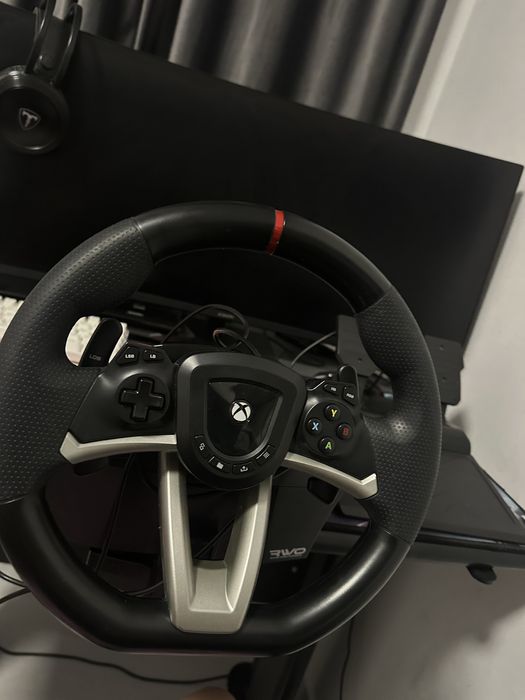Volan gaming xbox nou nout abea jucat il vand ca numai ma pasioneaza jocuri cu masini