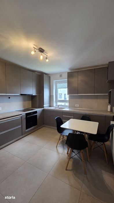 Apartament 3 camere  Coresi  77 mp utili + terasă 9 mp  Parcare + Beci