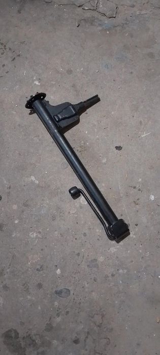 Продавам части за мерцедес CLK 200 kompressor.