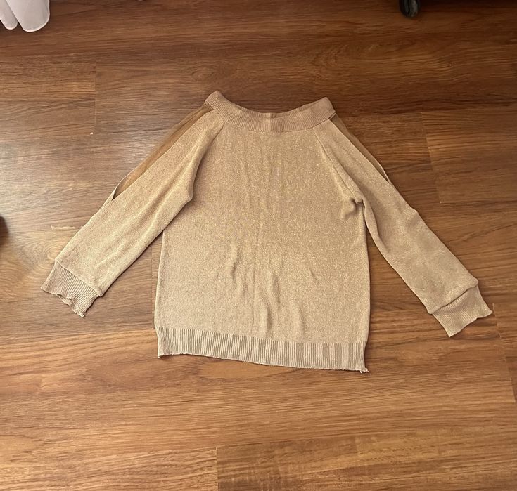 Продам женскуюу одежду